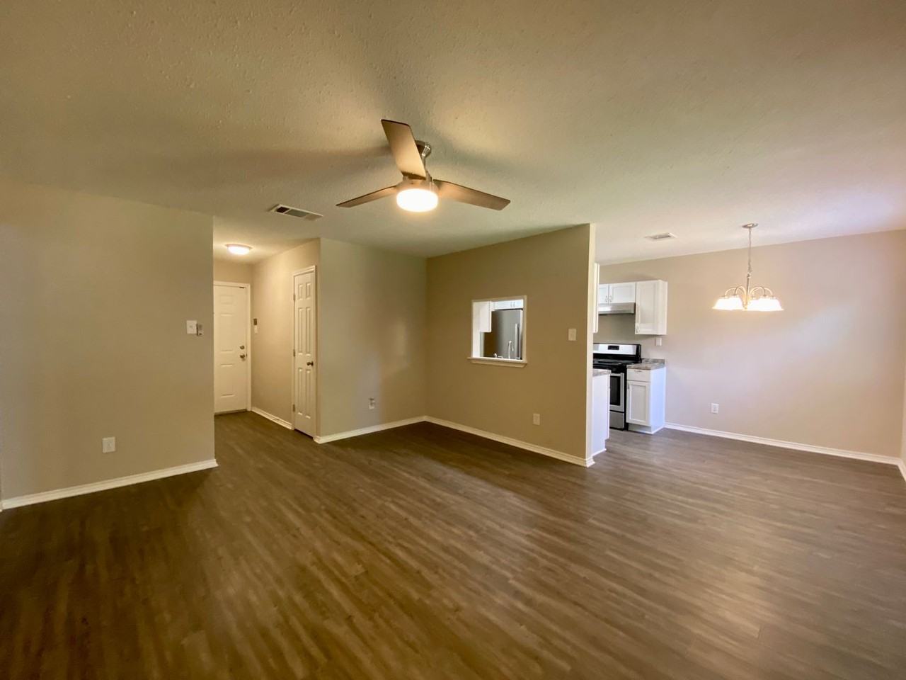 7307 Barnsdale Way - Photo 5 of 23