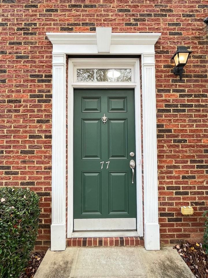 77 77 Sikes Circle - Photo 3 of 37