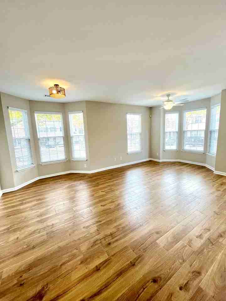 77 77 Sikes Circle - Photo 5 of 37