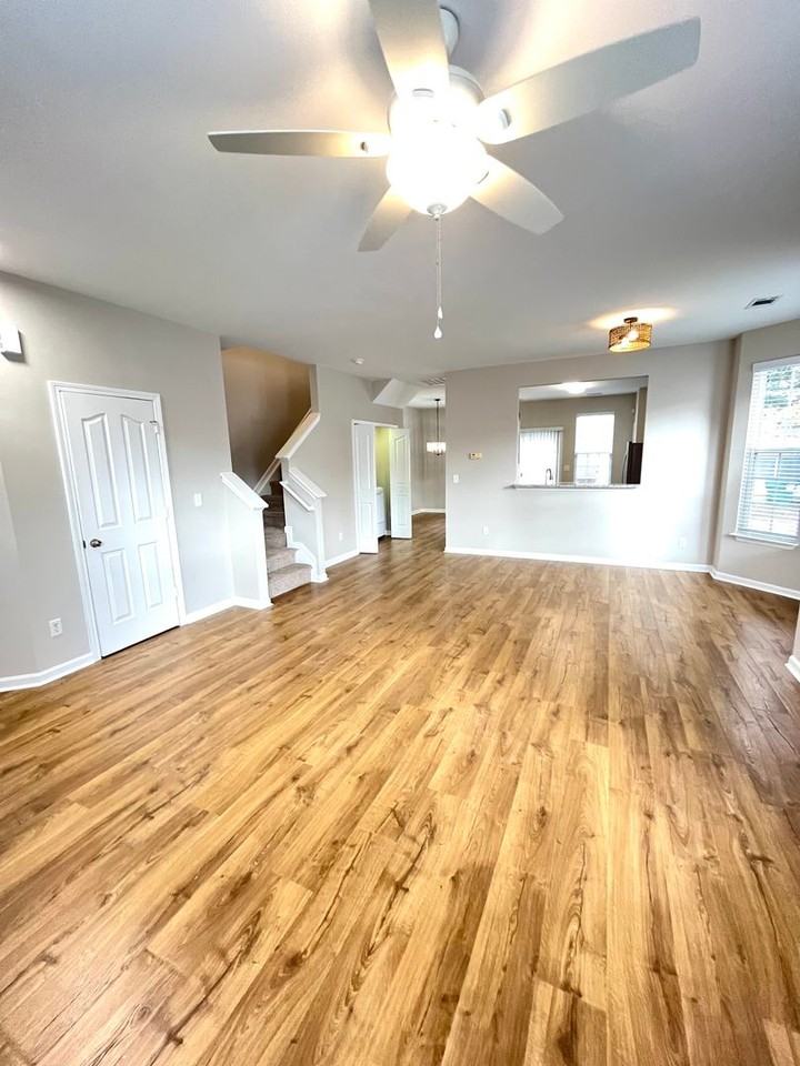 77 77 Sikes Circle - Photo 6 of 37