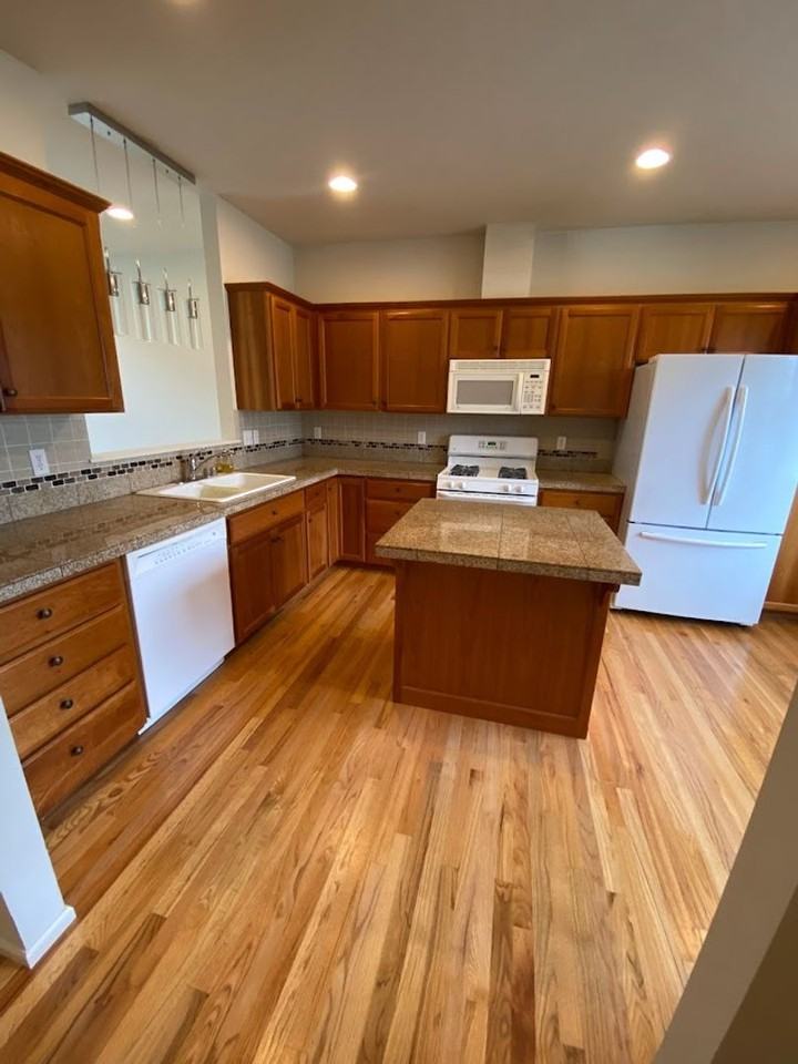 1725 Harrison Pl - Photo 2 of 22