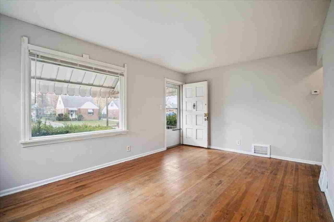 25301 Marsdon Dr - Photo 3 of 21