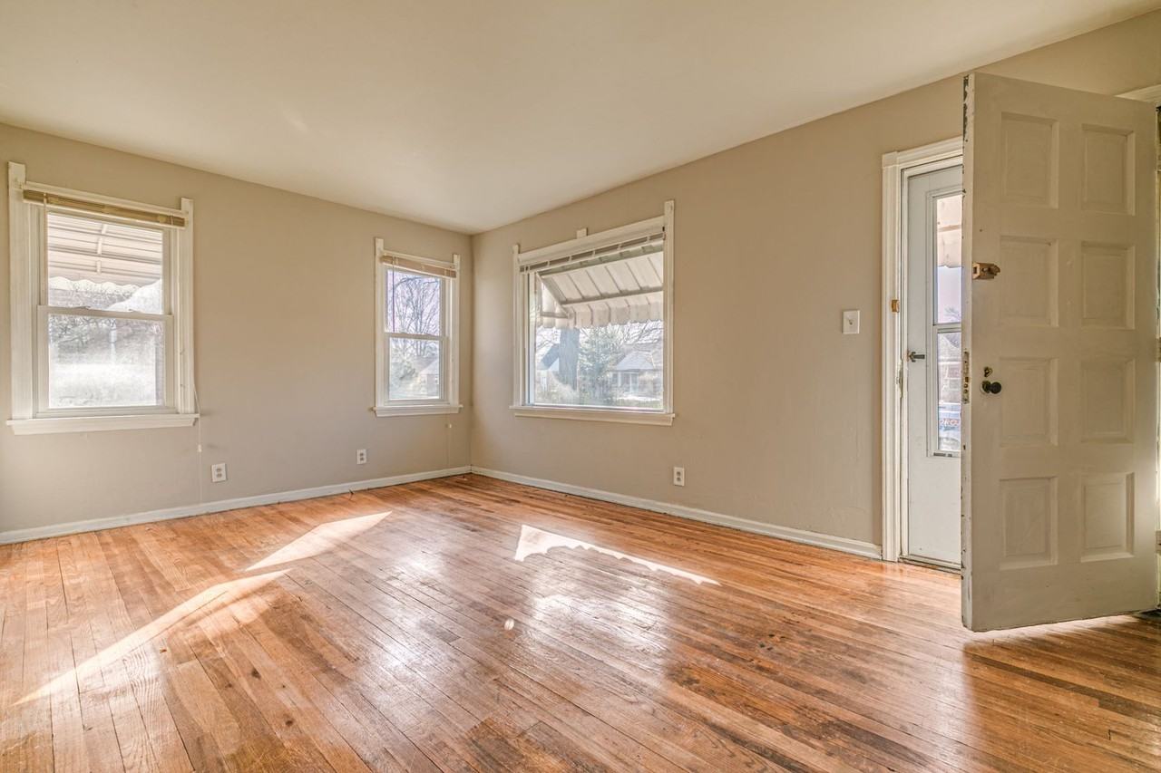 25301 Marsdon Dr - Photo 4 of 21
