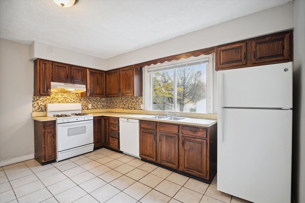 25301 Marsdon Dr - Photo 6 of 21