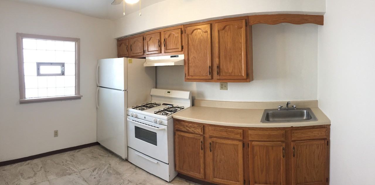 917 Mccandless Ave - Photo 3 of 8