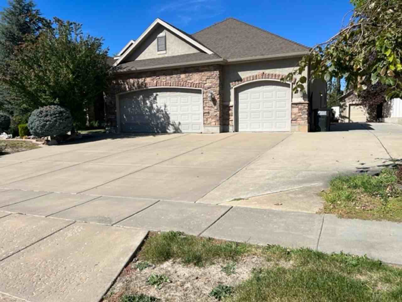 1235 Bella Vista Drive - Photo 2 of 24