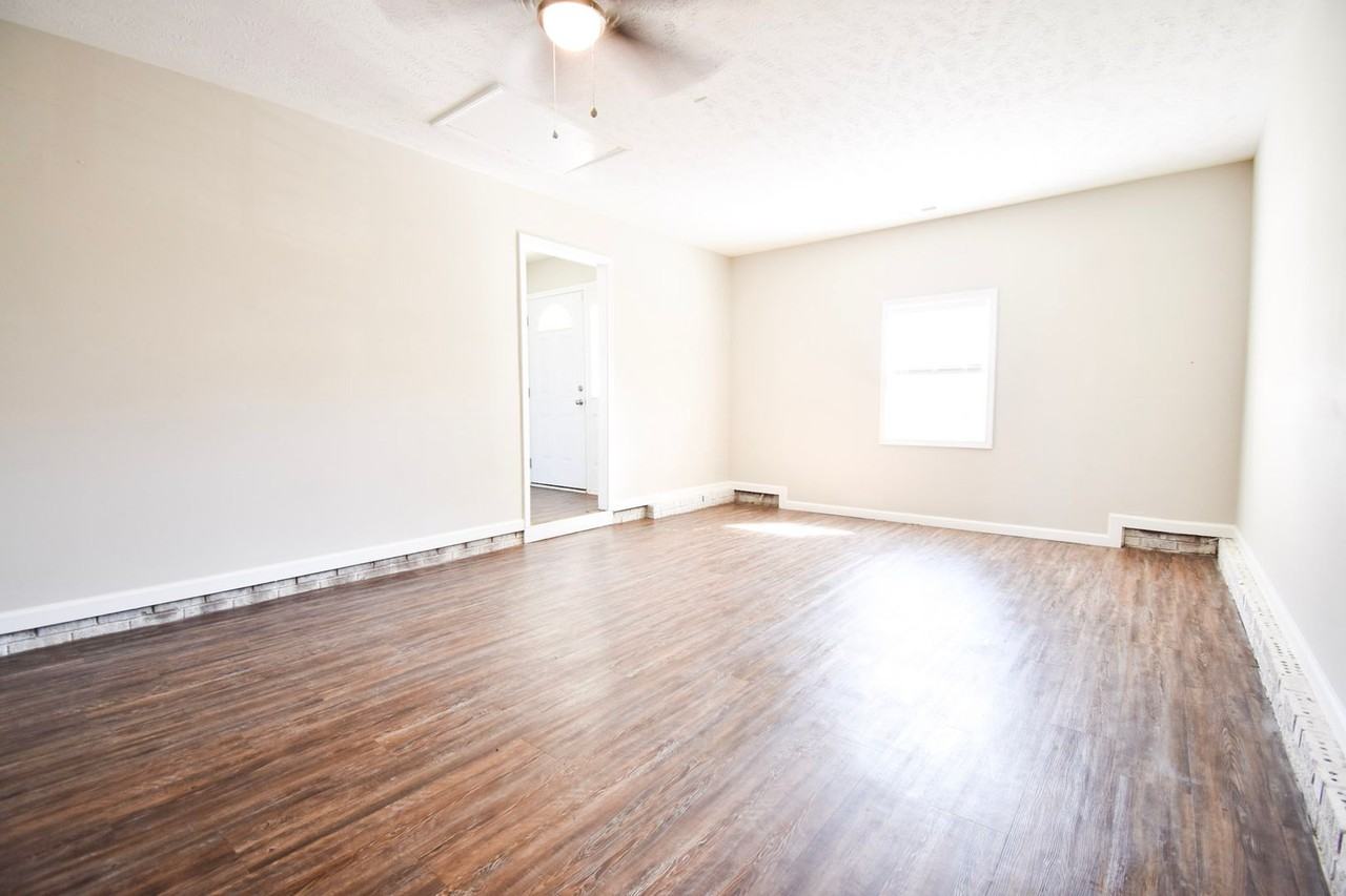 411 Northwoods Dr - Photo 5 of 19