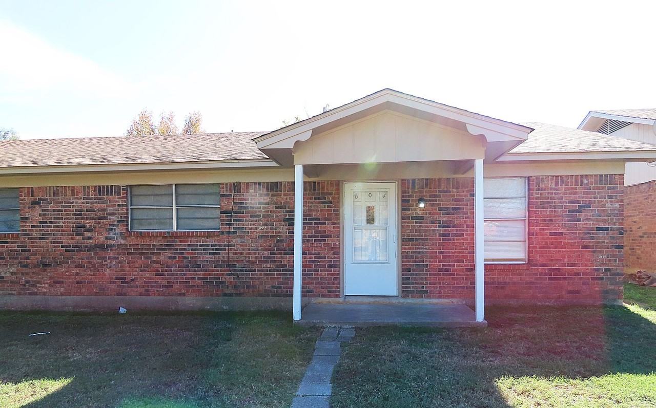 804 Fleetwood St - Photo 2 of 24