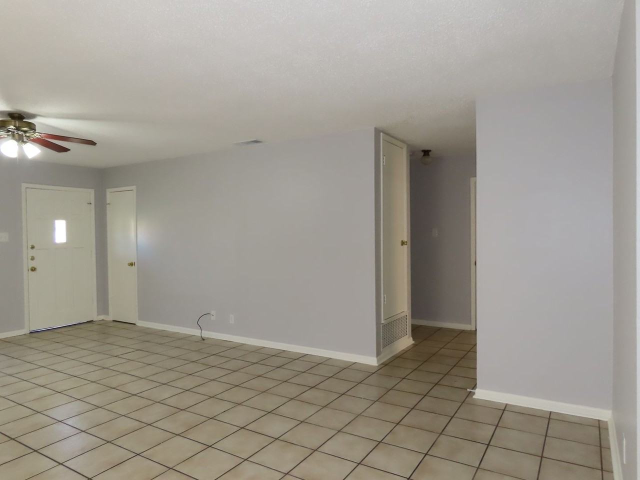 804 Fleetwood St - Photo 4 of 24