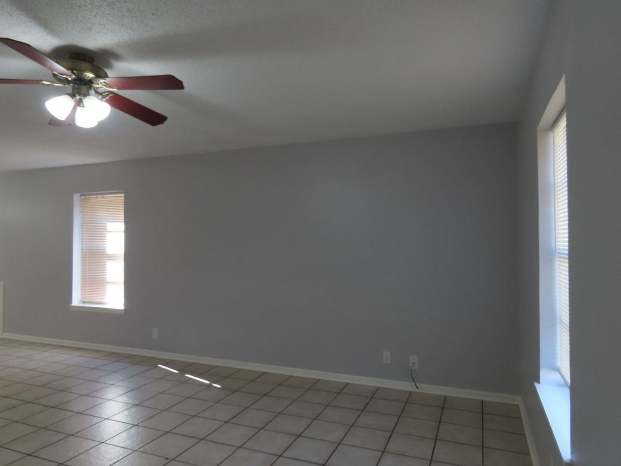 804 Fleetwood St - Photo 7 of 24