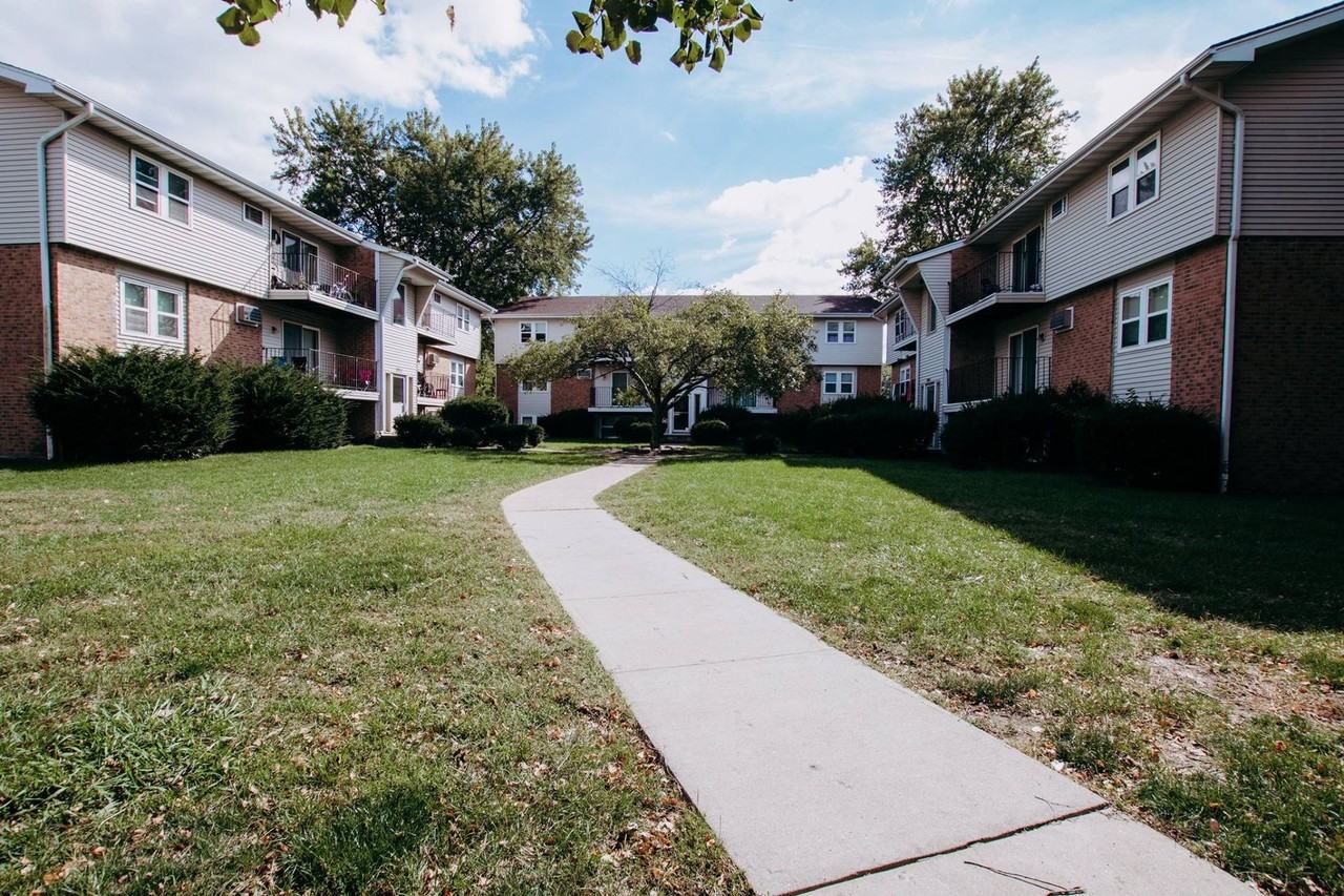 Eastview Apartments - Photo 3 of 15