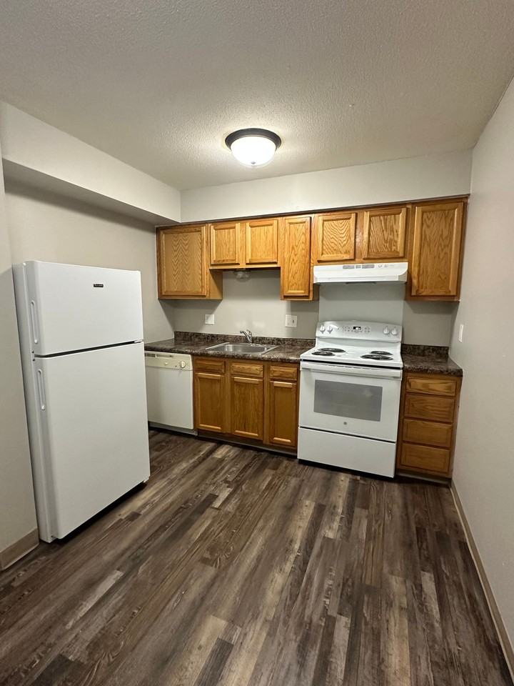 Eastview Apartments - Photo 5 of 15