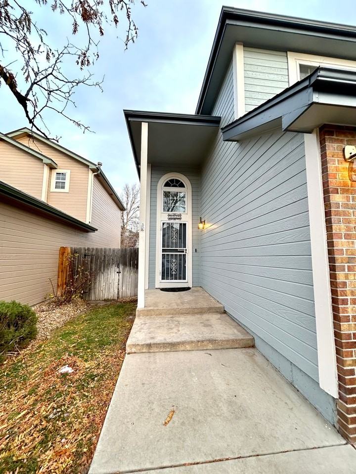 2226 S Nile Ct - Photo 5 of 37