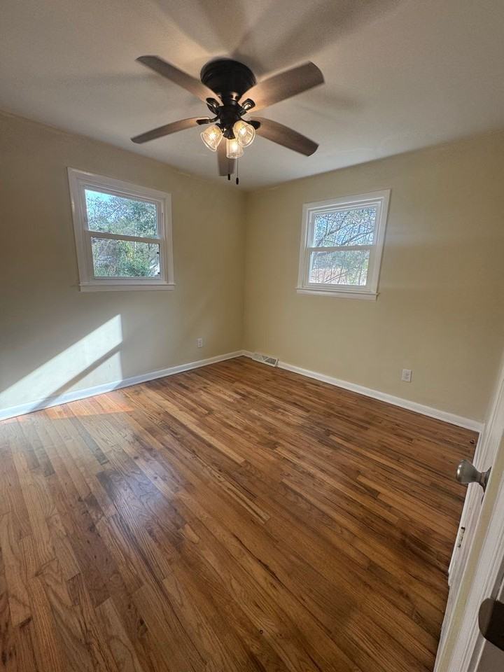 500 Old Whiskey Rd S - Photo 2 of 9