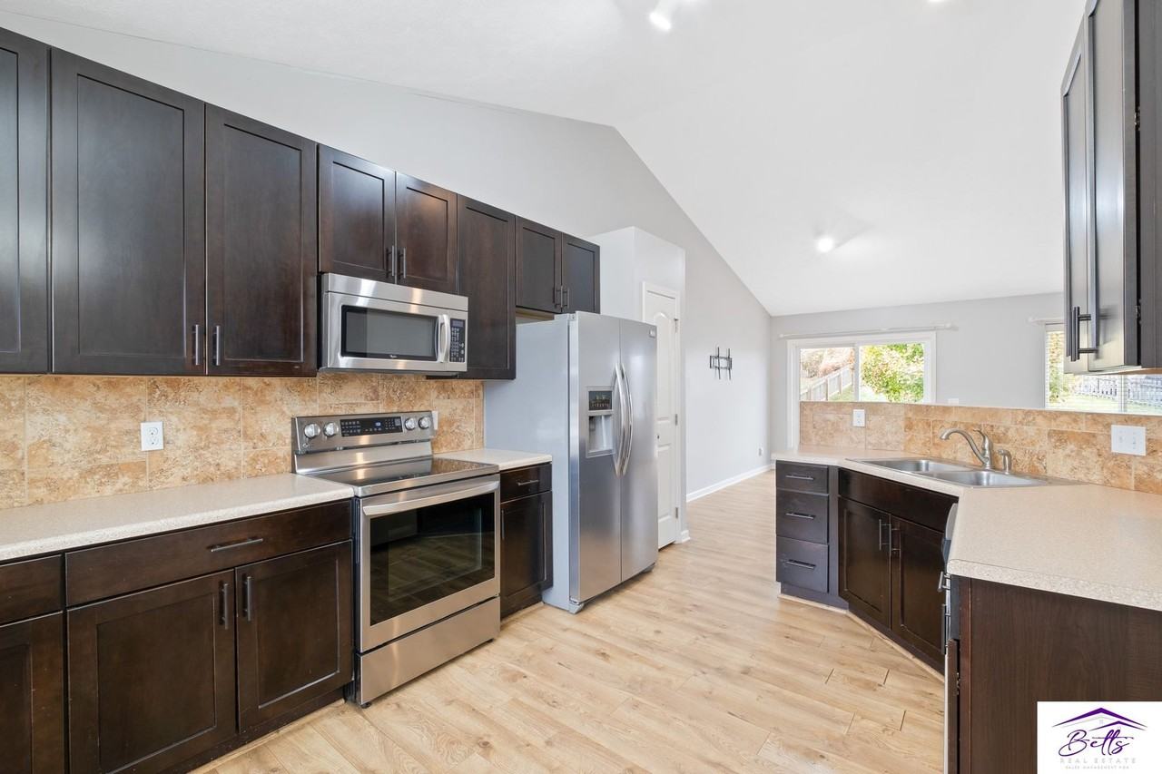 1410 N 208th St - Photo 6 of 20