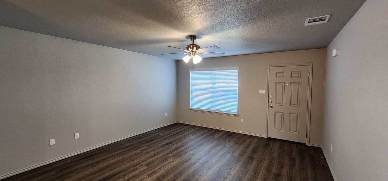 1602 Risen Star Ln - Photo 3 of 34