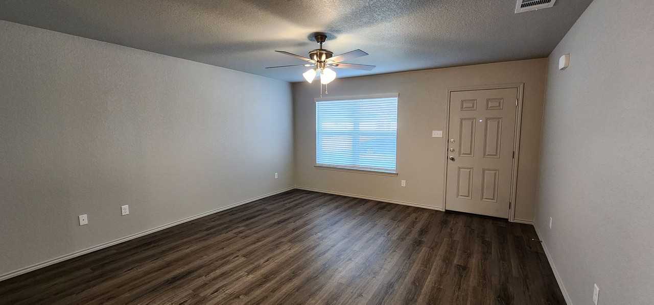 1602 Risen Star Ln - Photo 4 of 34