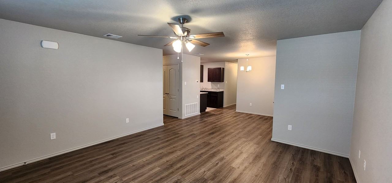 1602 Risen Star Ln - Photo 5 of 34