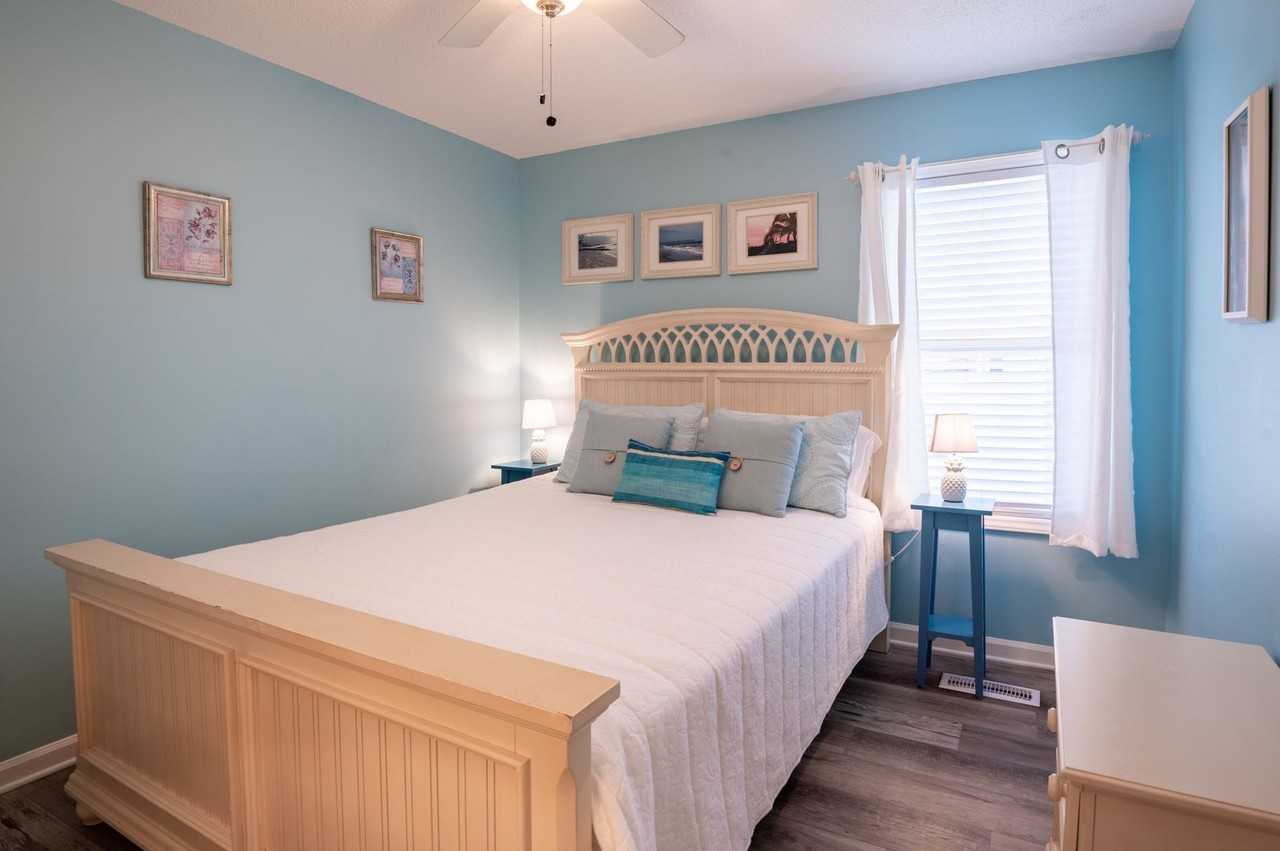 1503 Breezy Sunrise Retreat @ 1503 Carolina Beach Ave N #3B - Photo 4 of 22