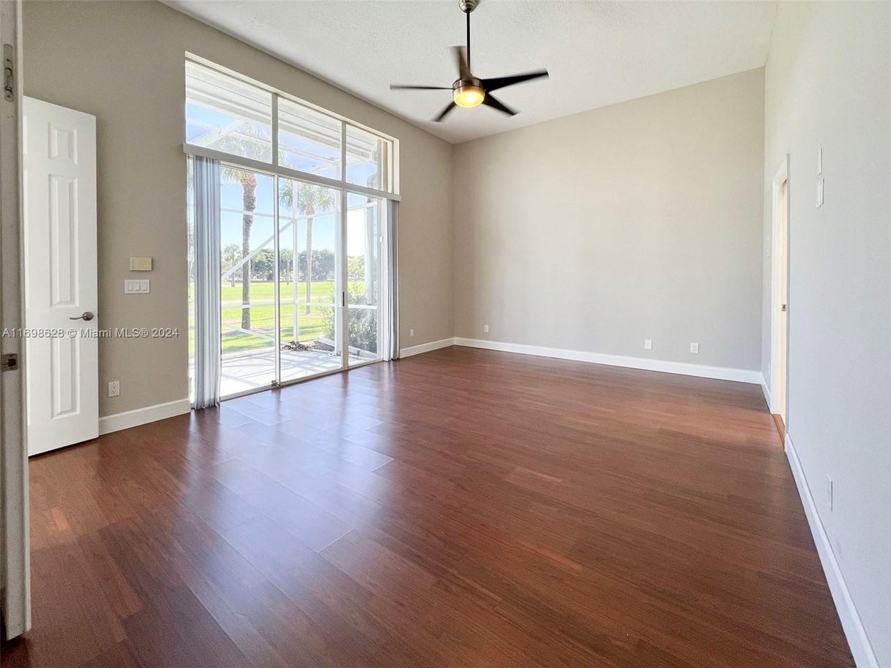 17276 Bermuda Village Dr - Photo 2 of 14