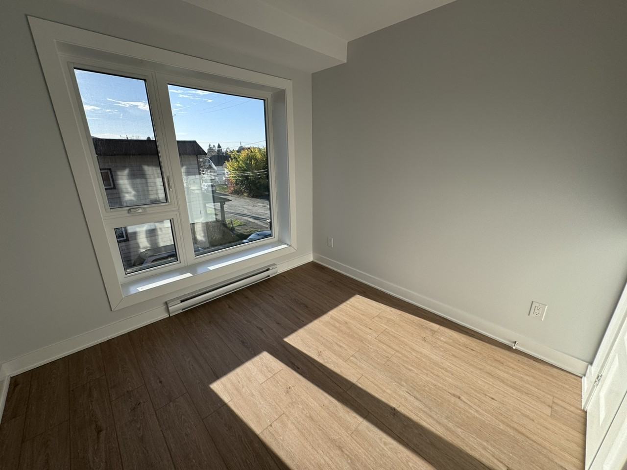 10 Rue Jeanne-Mance - Photo 2 of 11