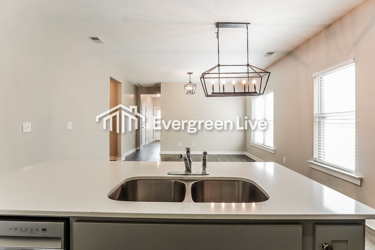 159 Park Dr N - Photo 7 of 15