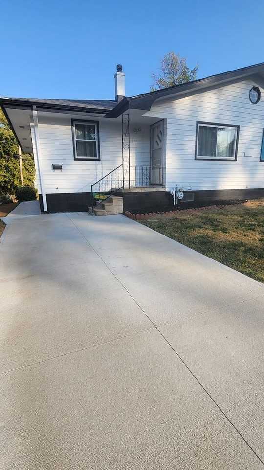 3521 S 49th St - Photo 2 of 18