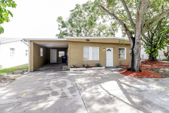 12037 137th Ave - Photo 2 of 15