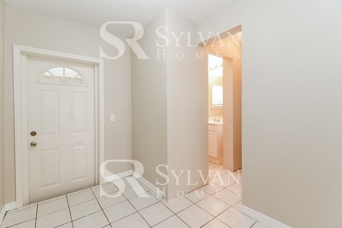 12037 137th Ave - Photo 3 of 15