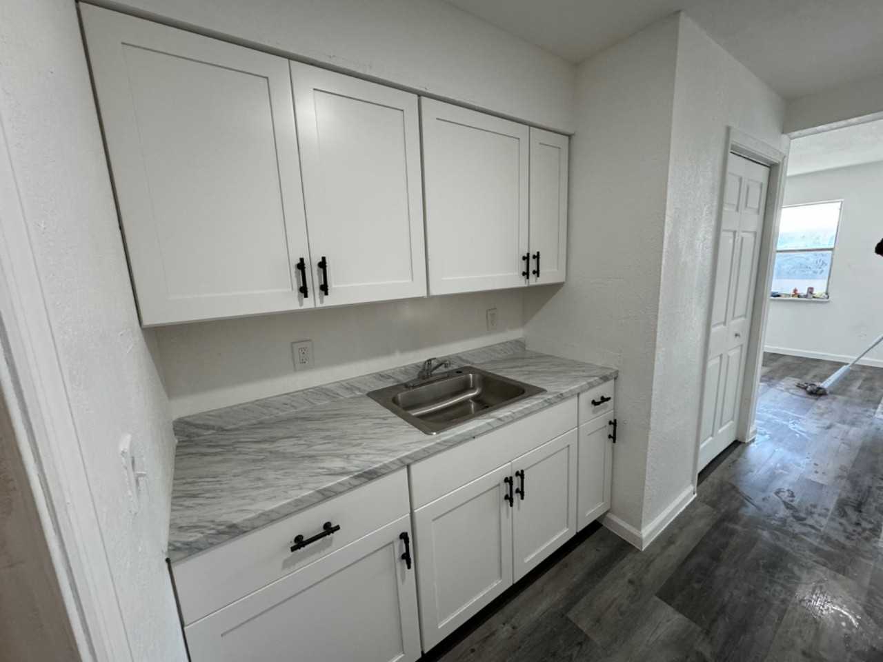 577 SW 7th St - Photo 3 of 5