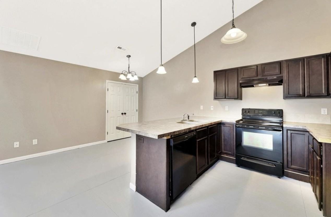 1282 N Curtis Ct #1282 - Photo 4 of 16