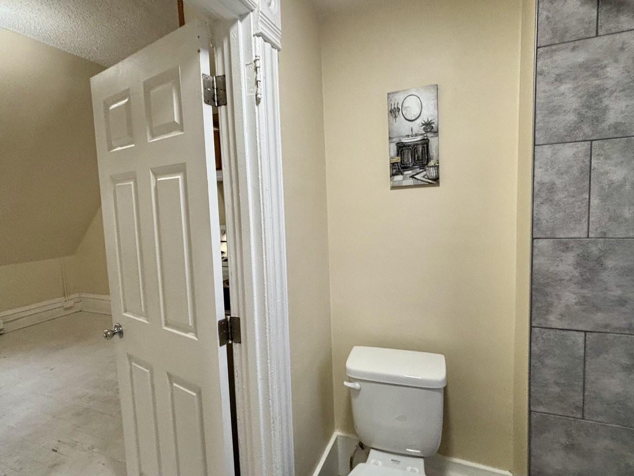 320 Augusta Ave #2 - Photo 2 of 15