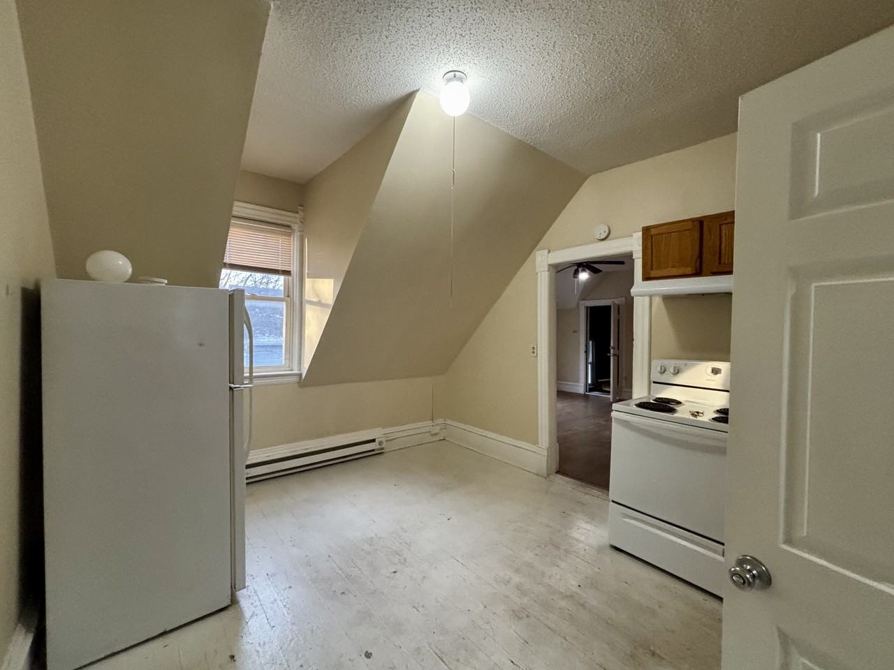 320 Augusta Ave #2 - Photo 6 of 15