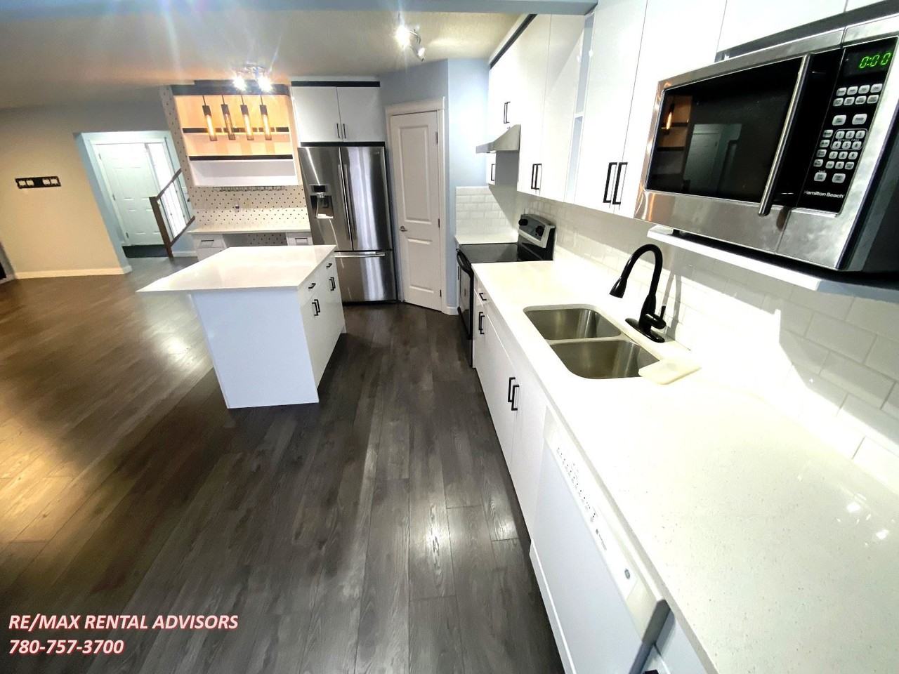 208 79 St Sw - Photo 2 of 28