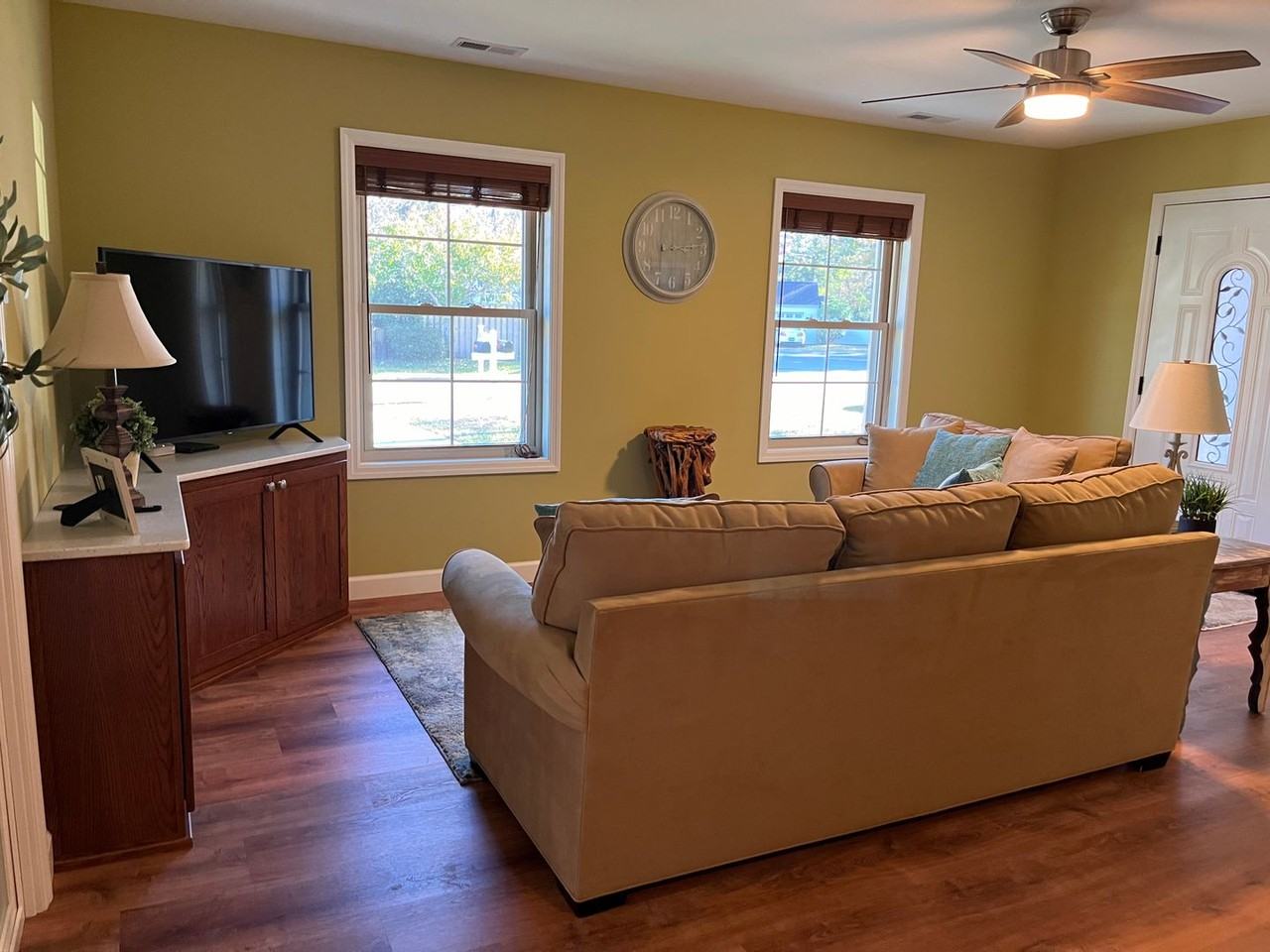 203 Fox Ln - Photo 4 of 22