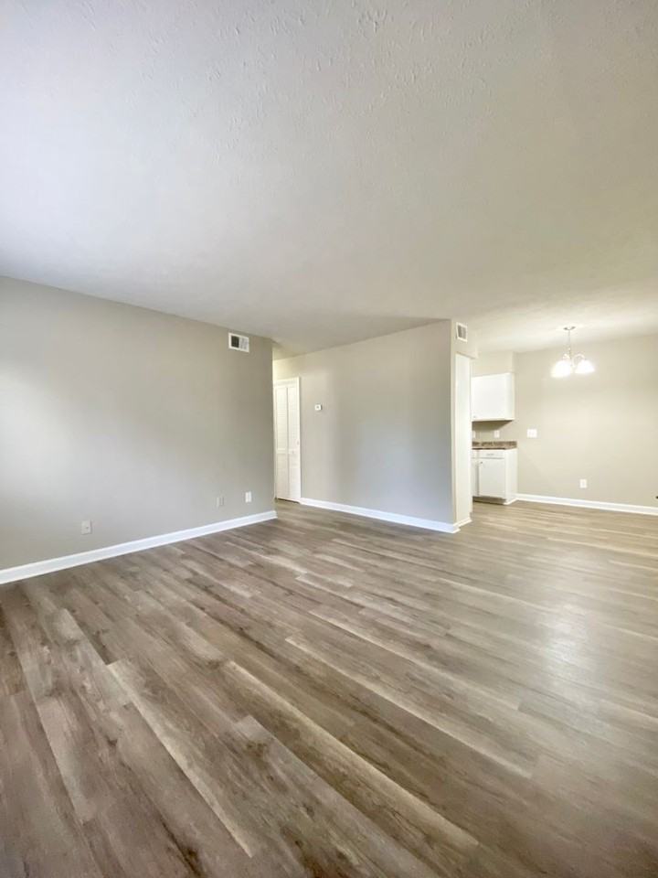 801 Old Manor Rd - Photo 2 of 13