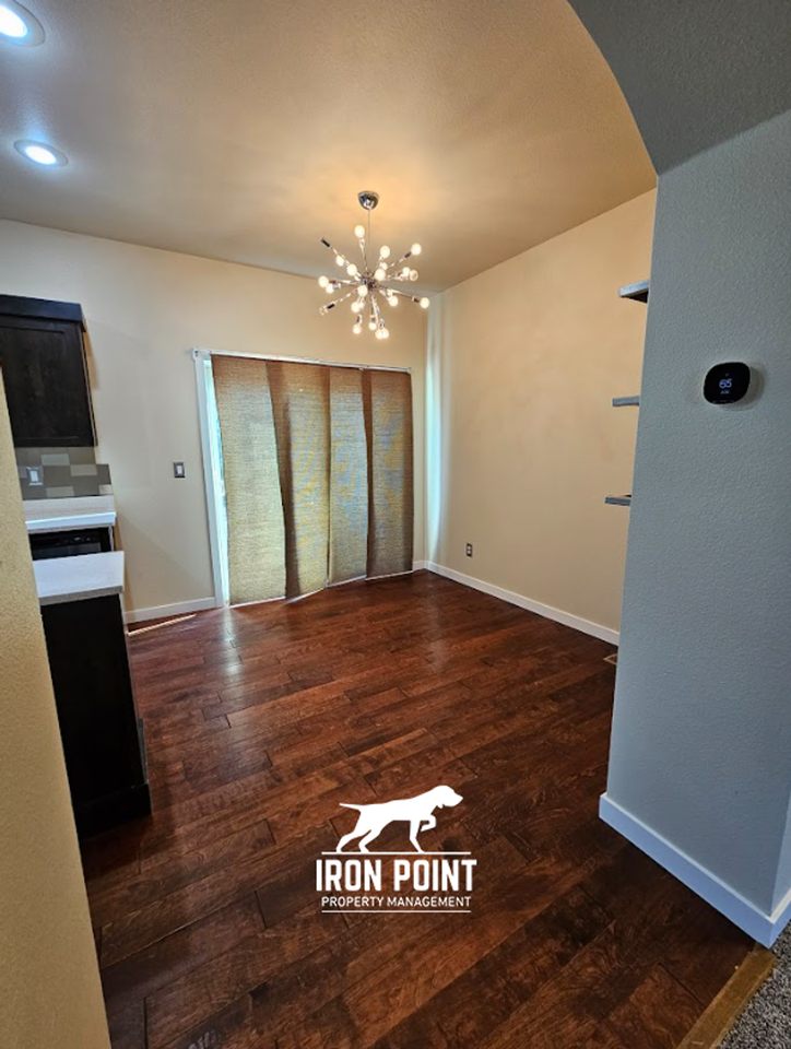 8726 West Pine Valley Lane - Photo 5 of 33