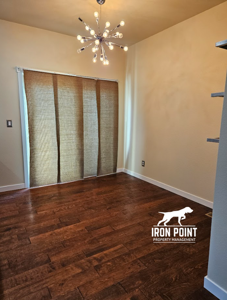 8726 West Pine Valley Lane - Photo 6 of 33