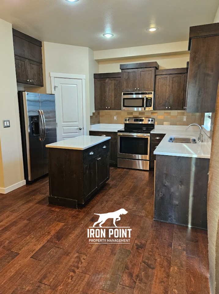 8726 West Pine Valley Lane - Photo 7 of 33