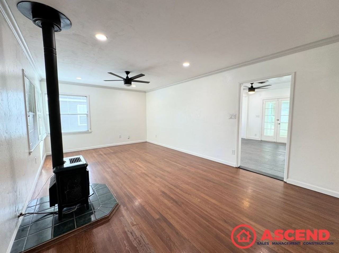 101 Wetherley Dr - Photo 2 of 12