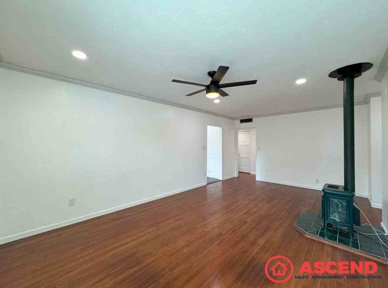 101 Wetherley Dr - Photo 3 of 12