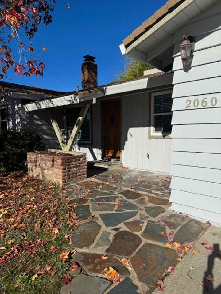 2060 Wilder Dr - Photo 2 of 24