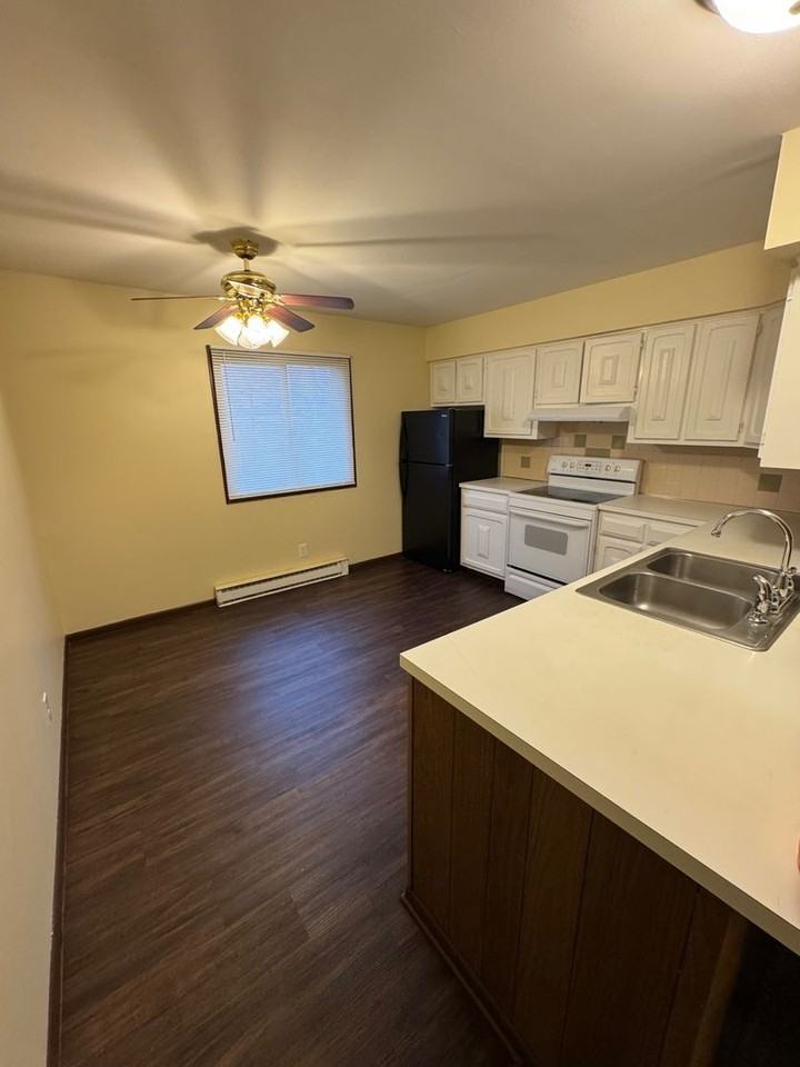 Carnaby Square Apartments - Photo 2 of 13