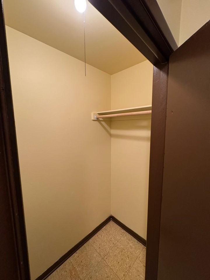 Carnaby Square Apartments - Photo 6 of 13