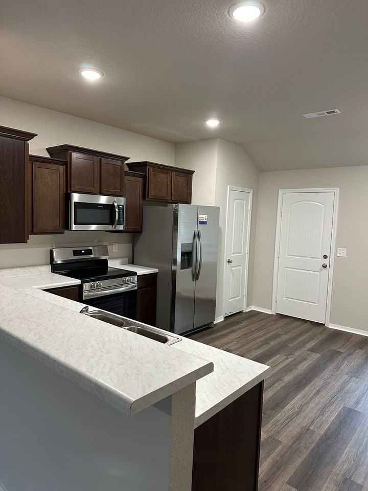 70 Swayze Rhys Ln - Photo 7 of 21