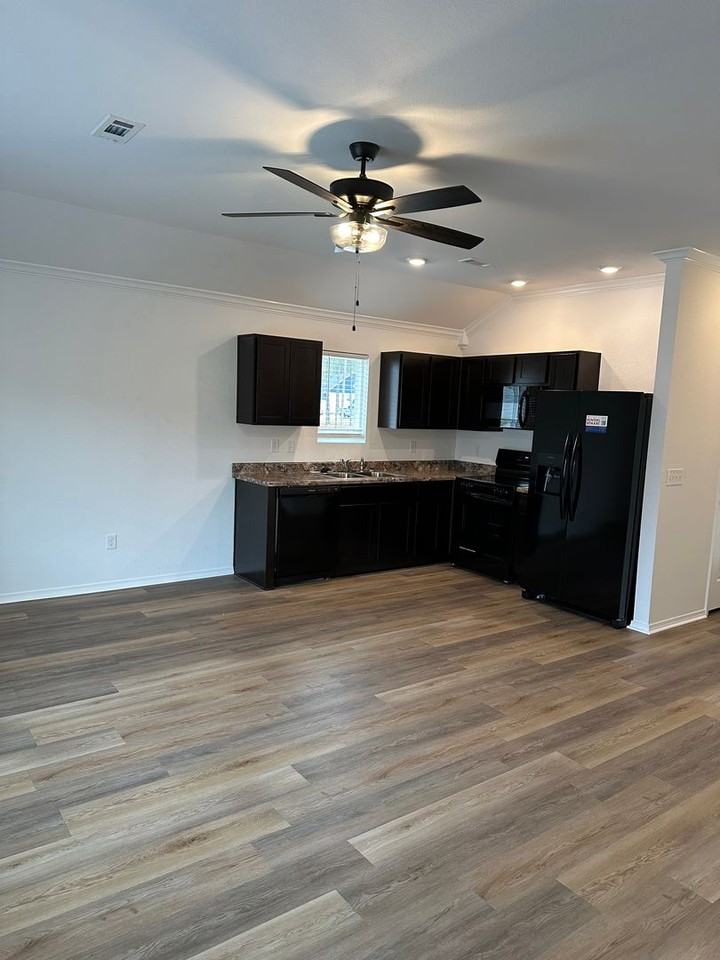 4576 Olympic Dr - Photo 6 of 22