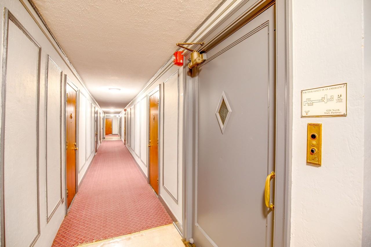 Canterbury Court Apartments - Photo 4 of 50