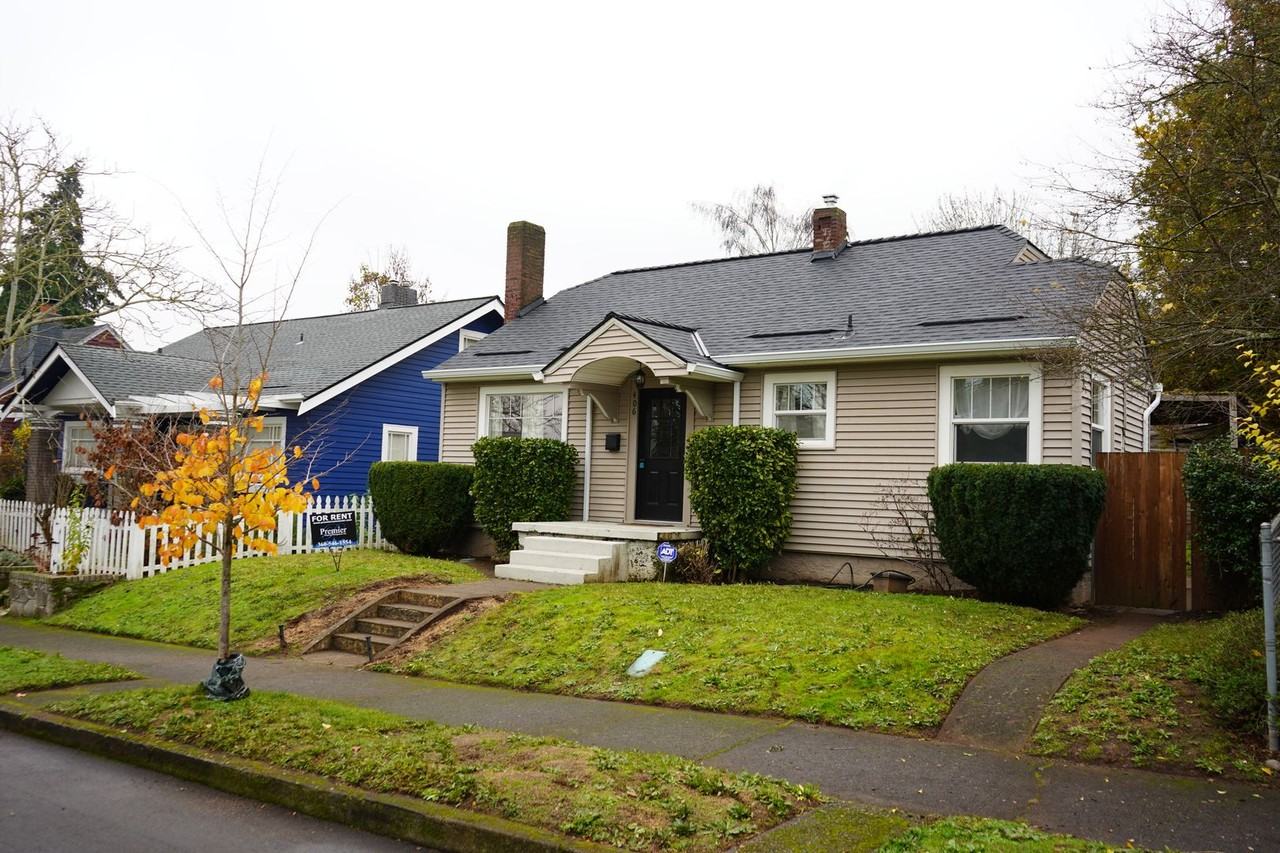406 W 29th St - Photo 2 of 20
