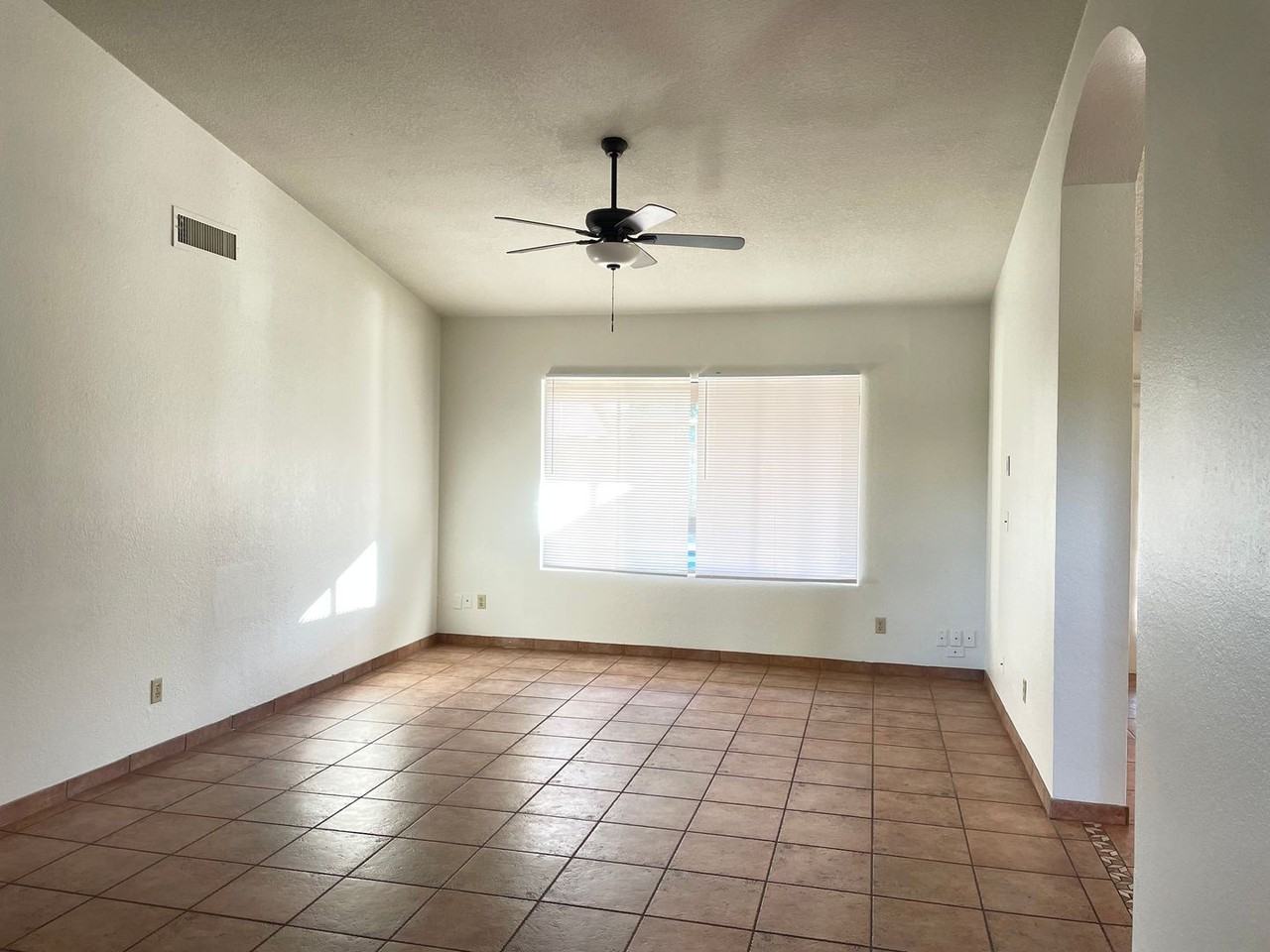 1609 N Longmore St - Photo 2 of 19