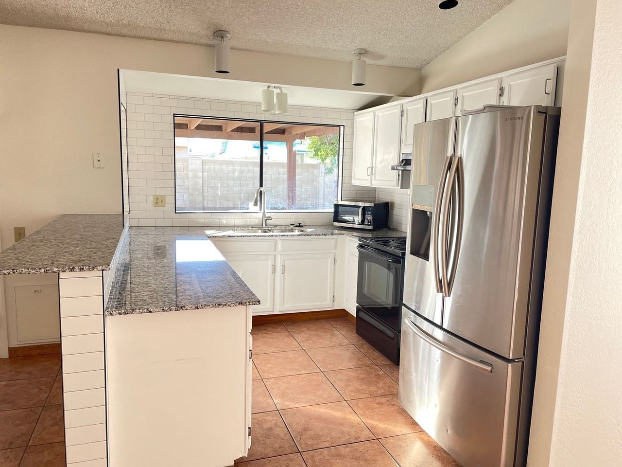 1609 N Longmore St - Photo 7 of 19